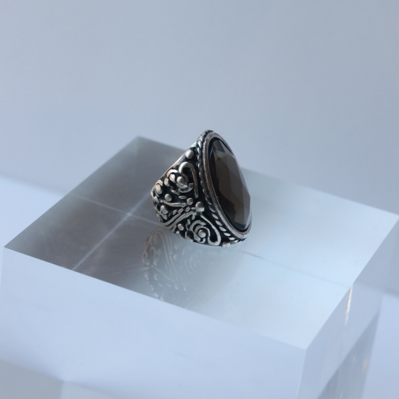 Silver-tone Ring with Faceted Smokey Gray Acrylic Stone Size 5.5 - Picture 9 of 15